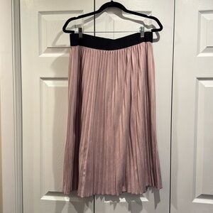 Lularoe midi length dusty pink suede pleated skirt. Size XL